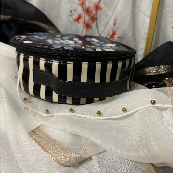 Kate Spade Blue and White Floral Cosmetic Bag - Picture 3 of 5